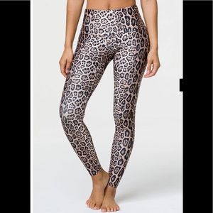 Onzie high rise leopard legging